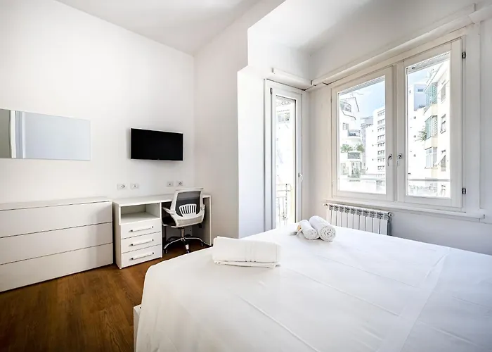 Euclide Luxury Place דירה